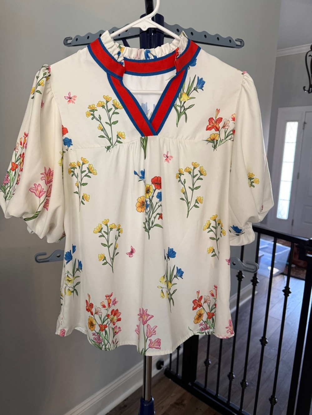 Floral Puff-Sleeve V-Neck Top in Cream with Red & Blue Trim